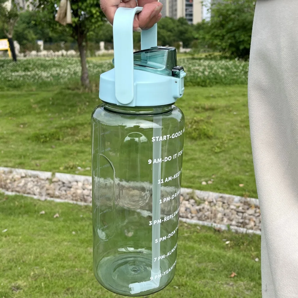 Botella de agua con pajita y marcador de tiempo para deporte - imagen 4