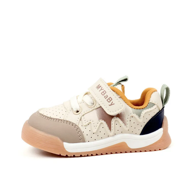 Zapatillas infantiles en colores de temporada