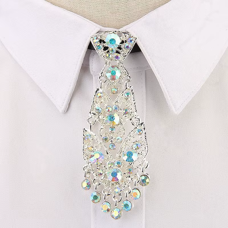 Corbata de cristal con personalidad – Diseño corto metálico para ceremonia - imagen 3