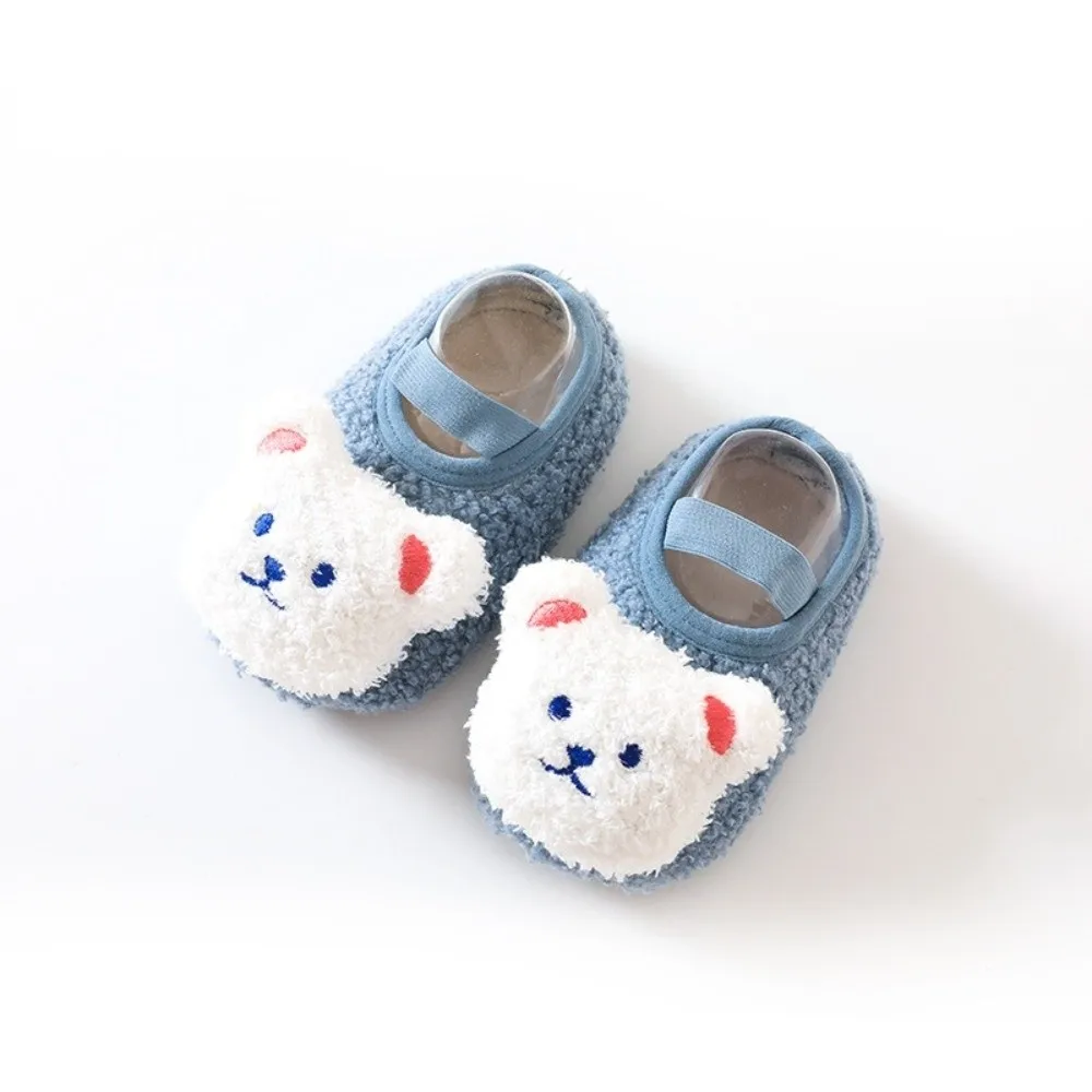 Zapatillas antideslizantes de invierno para bebé forradas con osito - imagen 2