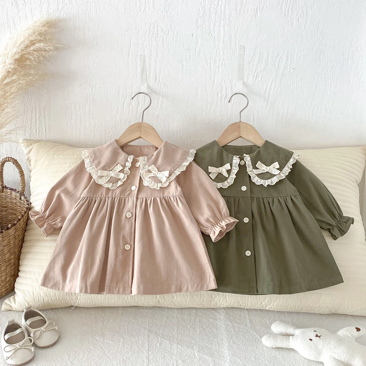 Abrigo para niña con cuello de encaje estilo vintage - imagen 4