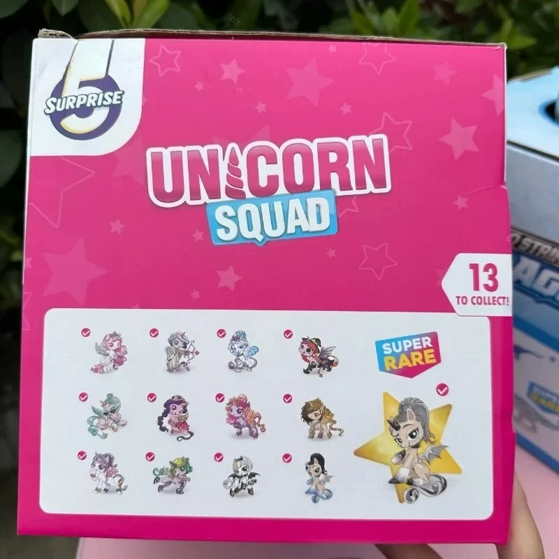Detalles de las figuras anime Mini Marcas