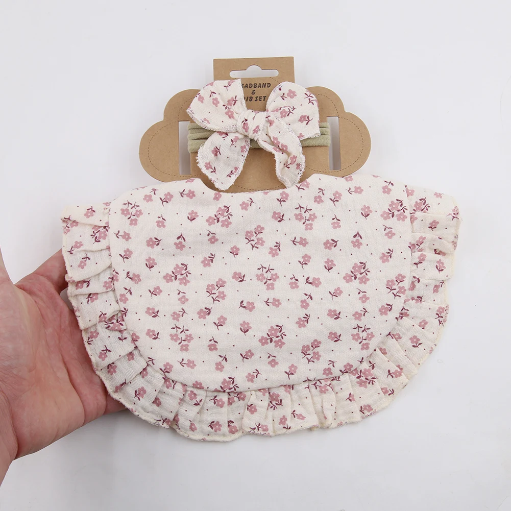 Coordinación de babero y diadema