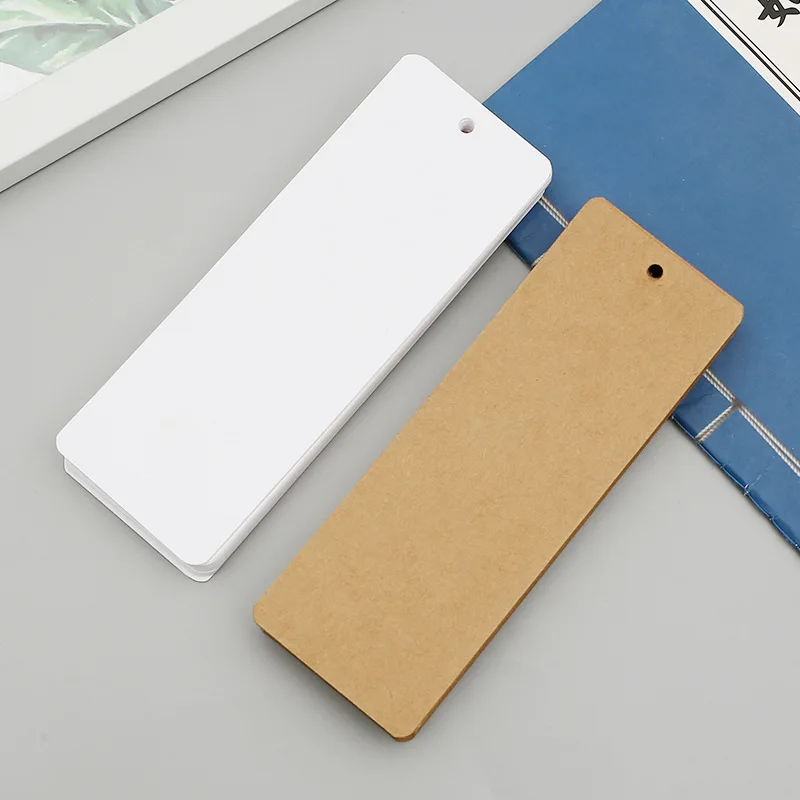 Detalle de la textura del papel y los bordes cortados con precisión