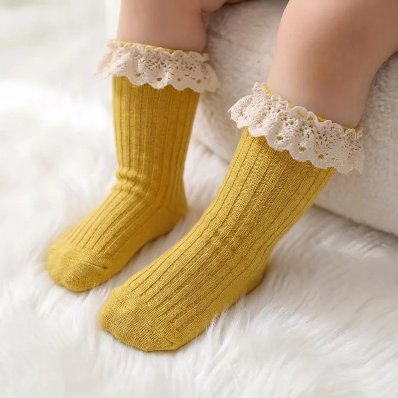 Calcetines largos con encaje y volantes para niñas de entretiempo - imagen 2