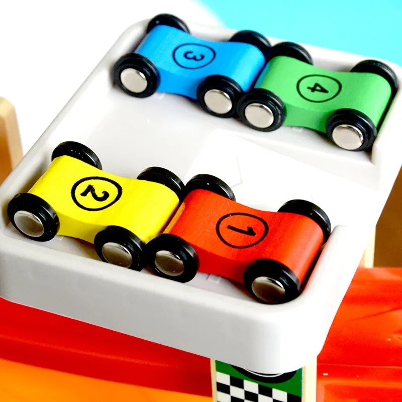 Coche de madera deslizante para niños con rampa y pista colorida - imagen 3