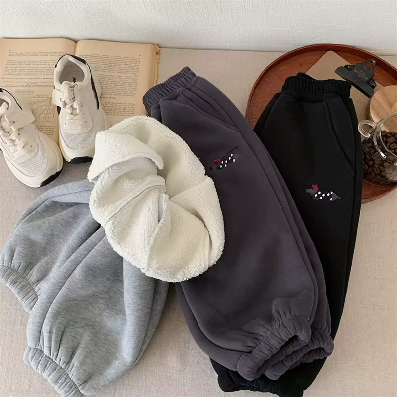 Pantalones acolchados de invierno para niños, vista frontal