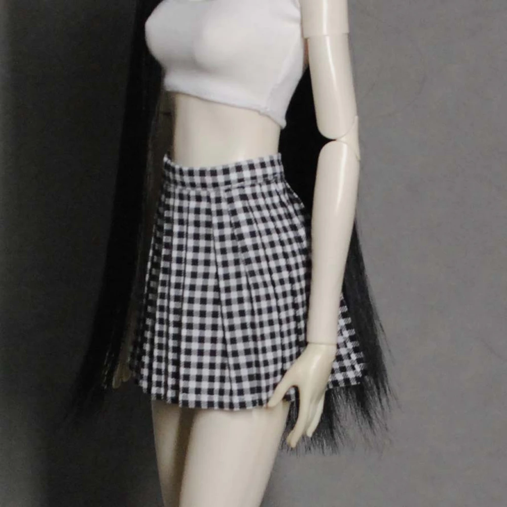 Ropa para muñecas: falda plisada y chaleco con encaje - imagen 2