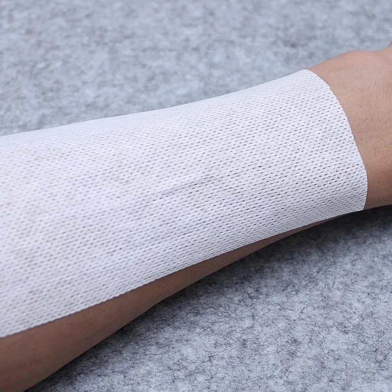 Cinta de fijación transpirable no tejida 5cm x 5m para primeros auxilios