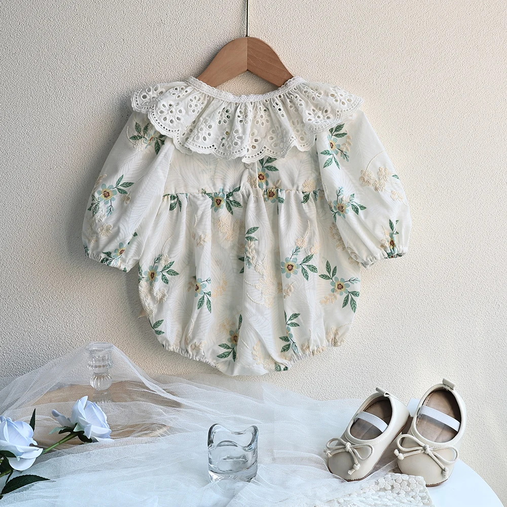 Outfit completo con encaje