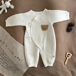Mono de bebé tres capas cálido con mariposas para otoño