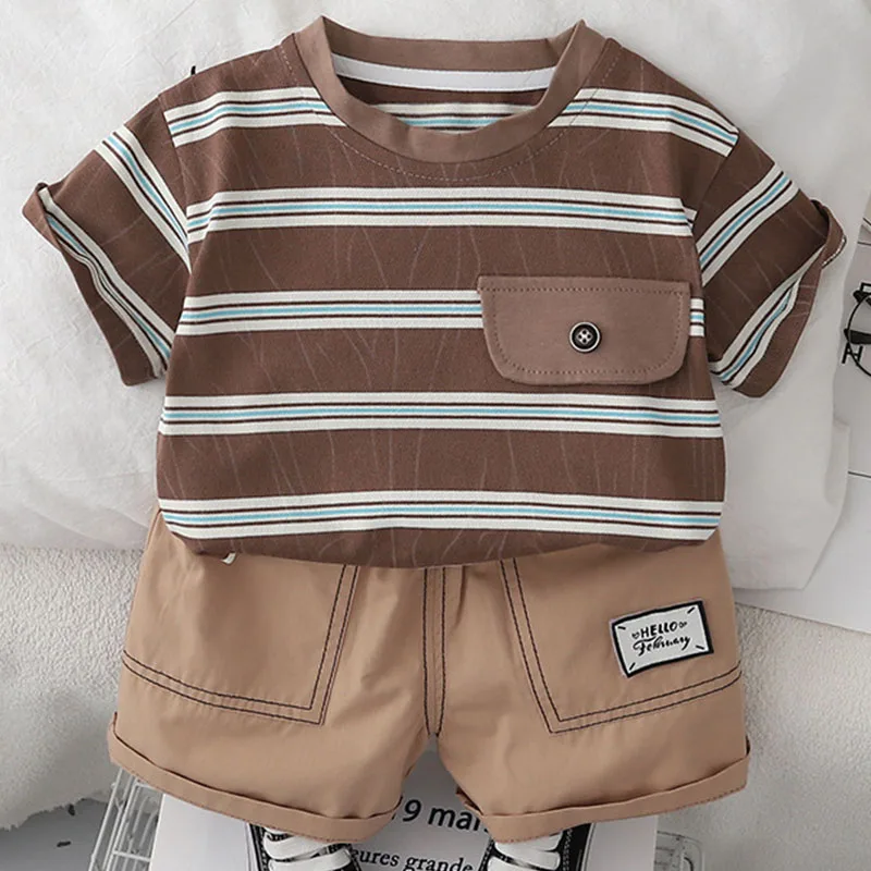 Conjunto de verano para bebé: top a rayas y pantalón corto