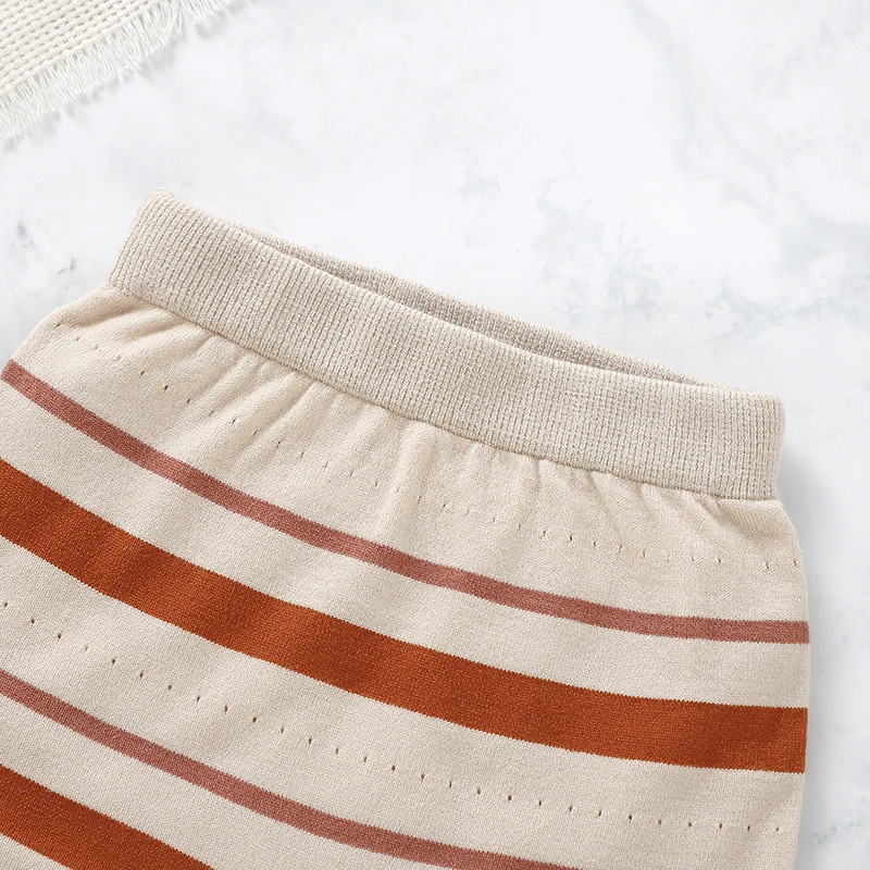 Ropa bebé verano 1-3 años: camisetas de punto, jerséis y pantalones cortos