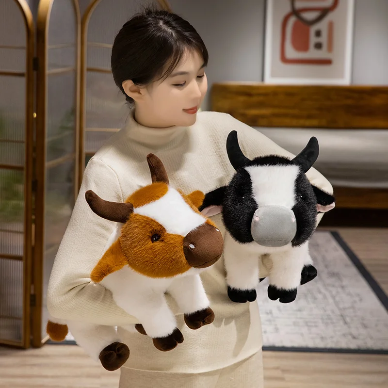 Peluche de vaca pangcangshu mostrando su diseño completo y expresión tierna