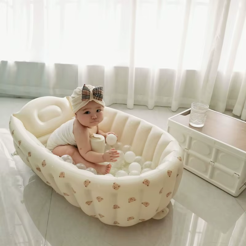 Bañera inflable para bebés y piscina infantil interior en casa - imagen 4
