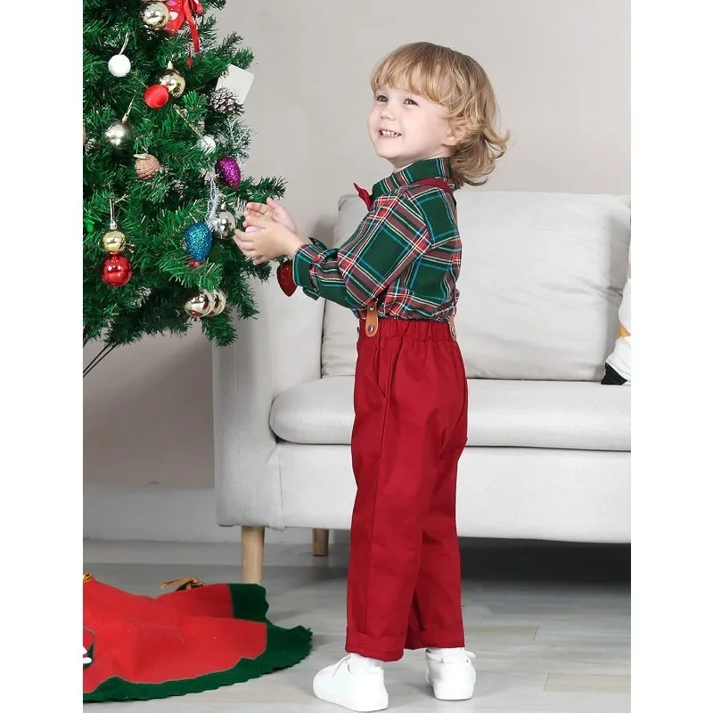 Conjunto de bebé con tirantes elásticos