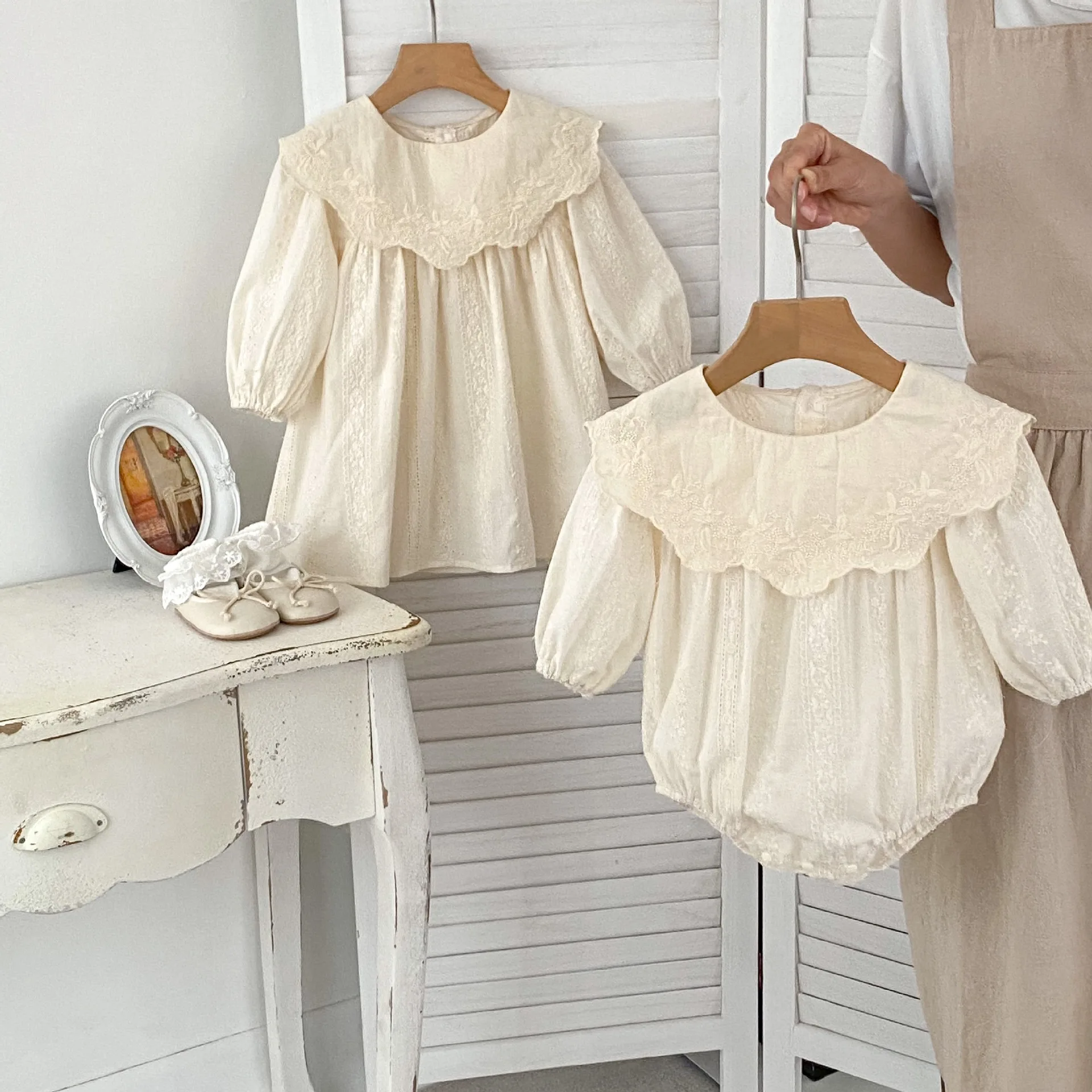 MILANCEL Body de niña con flores bordadas, vestido de una pieza - imagen 2