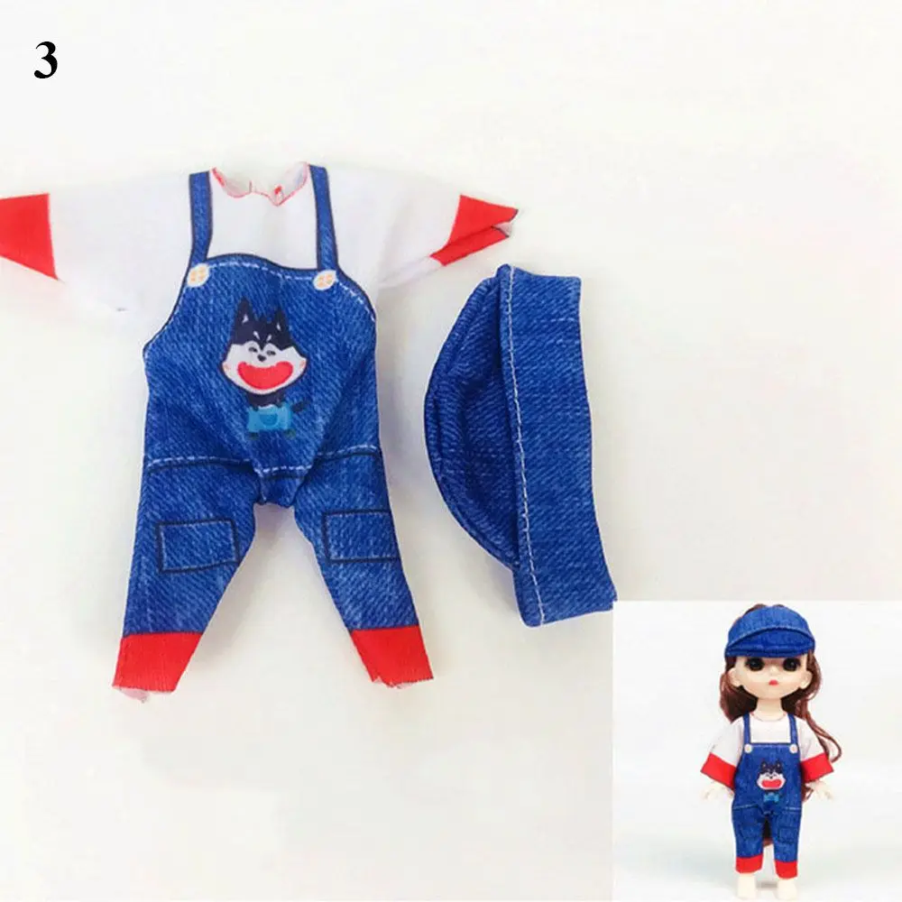 Conjunto de ropa para muñeca Bjd en exhibición