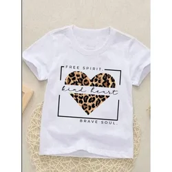 Camiseta manga corta para niño con corazón y estampado leopardo