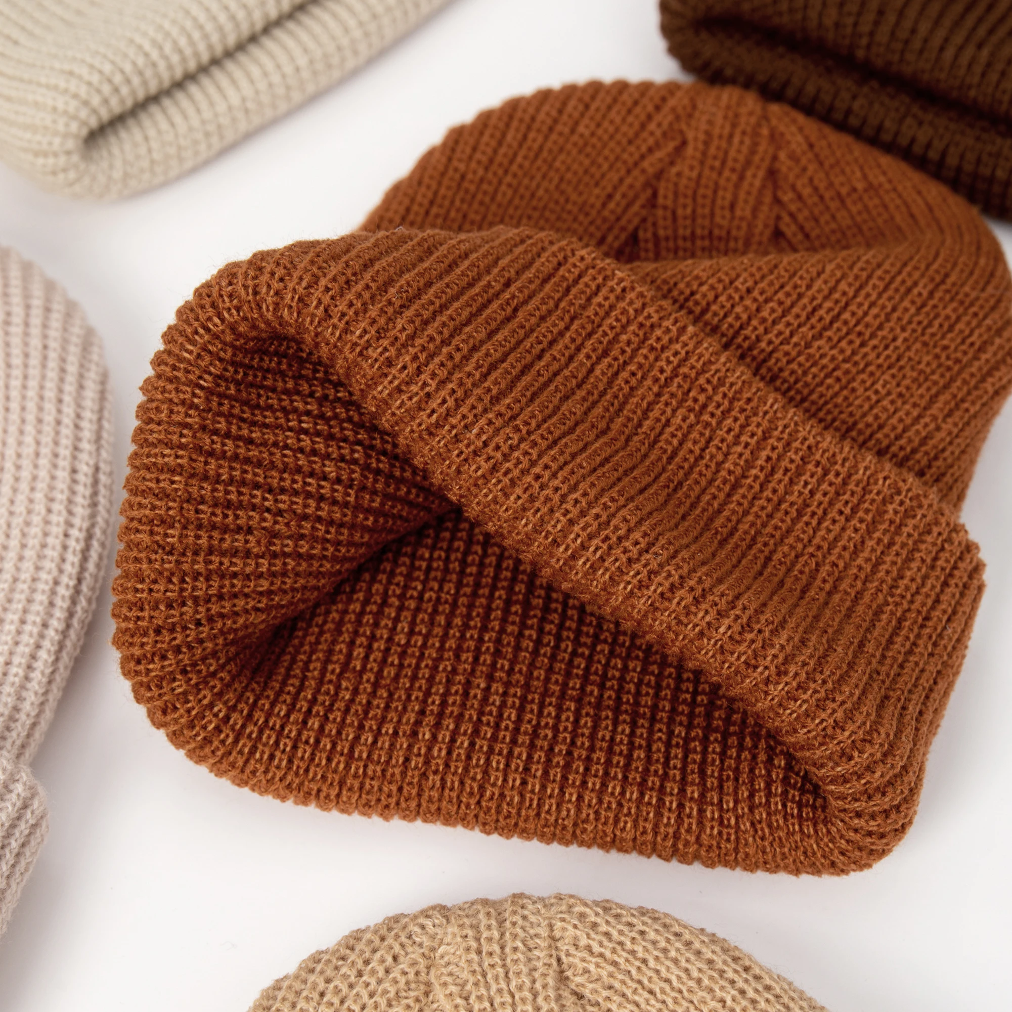 Gorro de punto acrílico suave y cálido