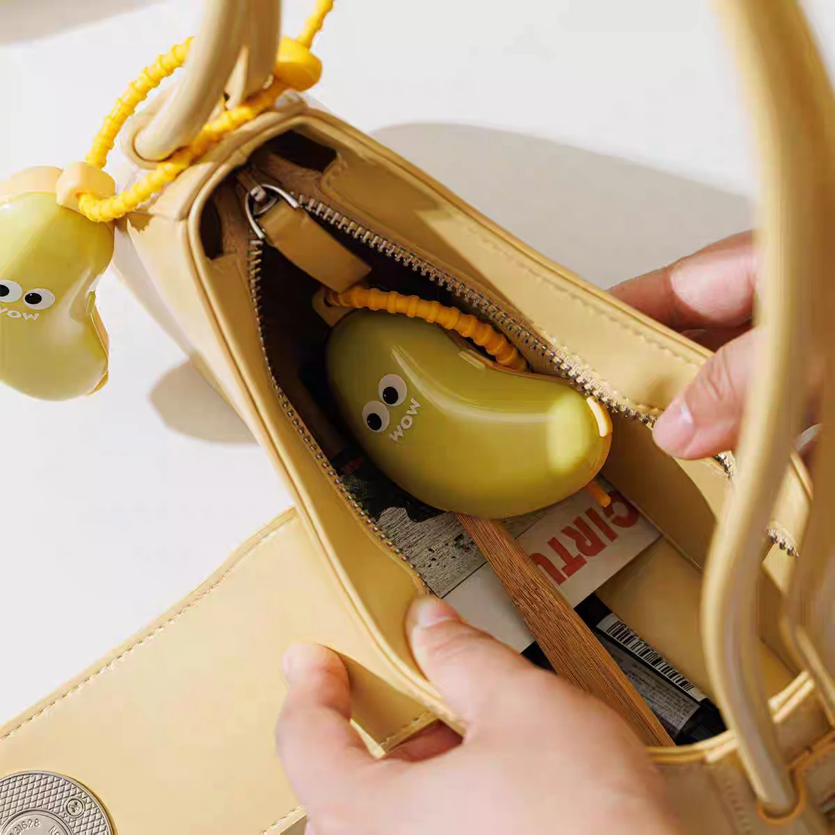 Cepillo de dientes infantil con forma de plátano y funda protectora - imagen 5