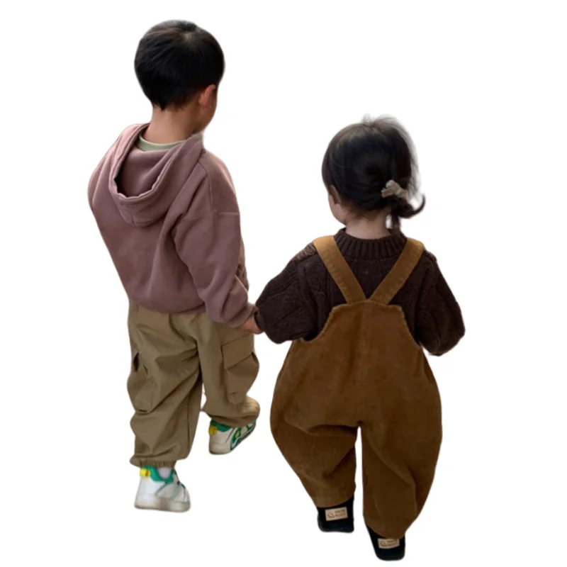 Mono de pana para bebé con bolsillo frontal estilo casual - imagen 4