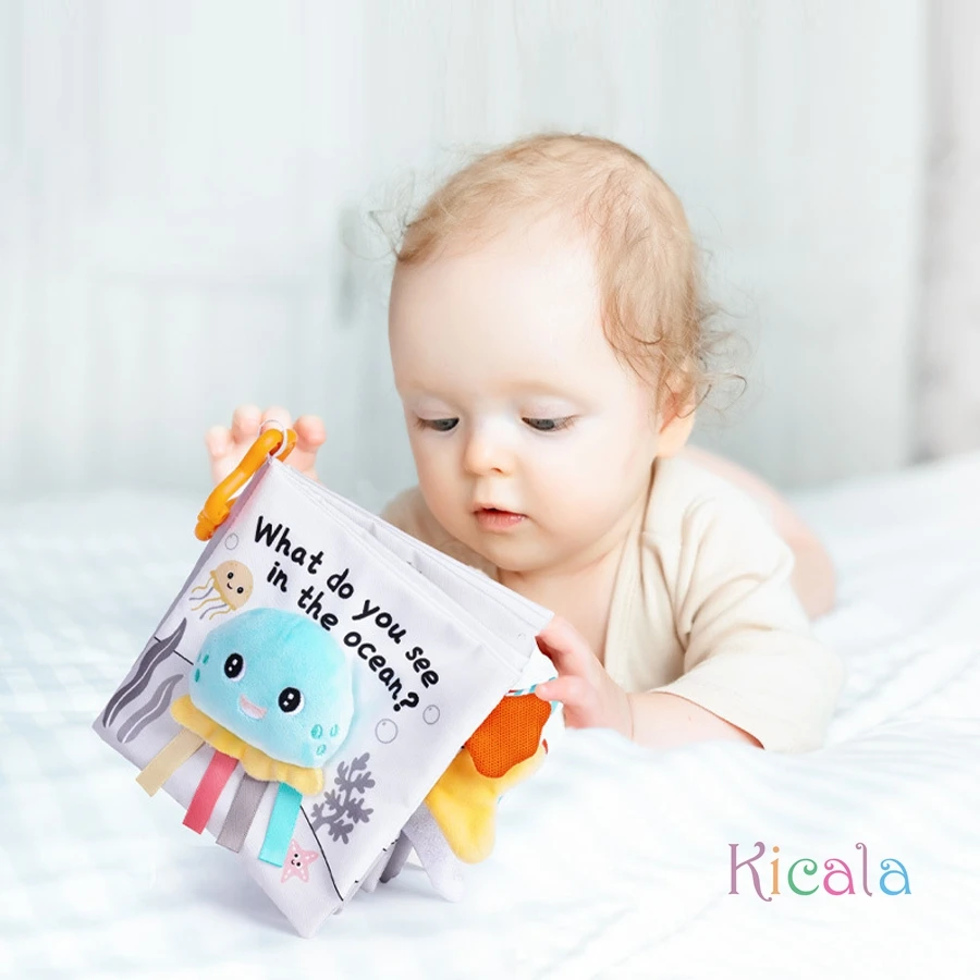Libros Montessori con actividades de encaje, clasificación y deslizamiento