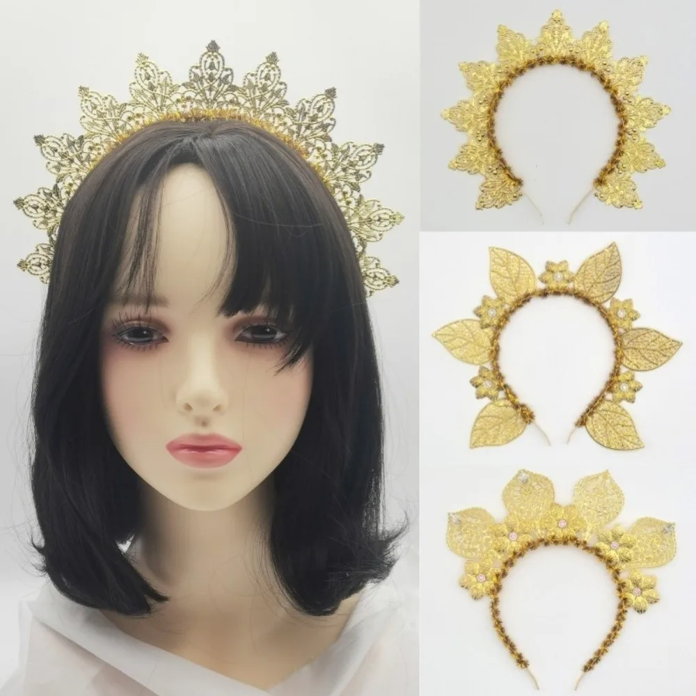 Diadema dorada floral con halo de flores y pedrería para bodas - imagen 3