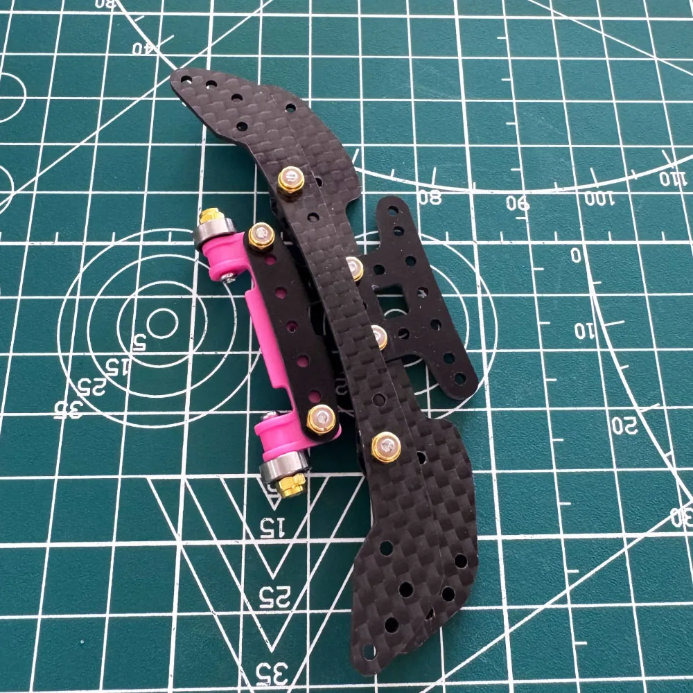 Coche de carreras Mini 4WD con doble trasero de carbono y rodamientos