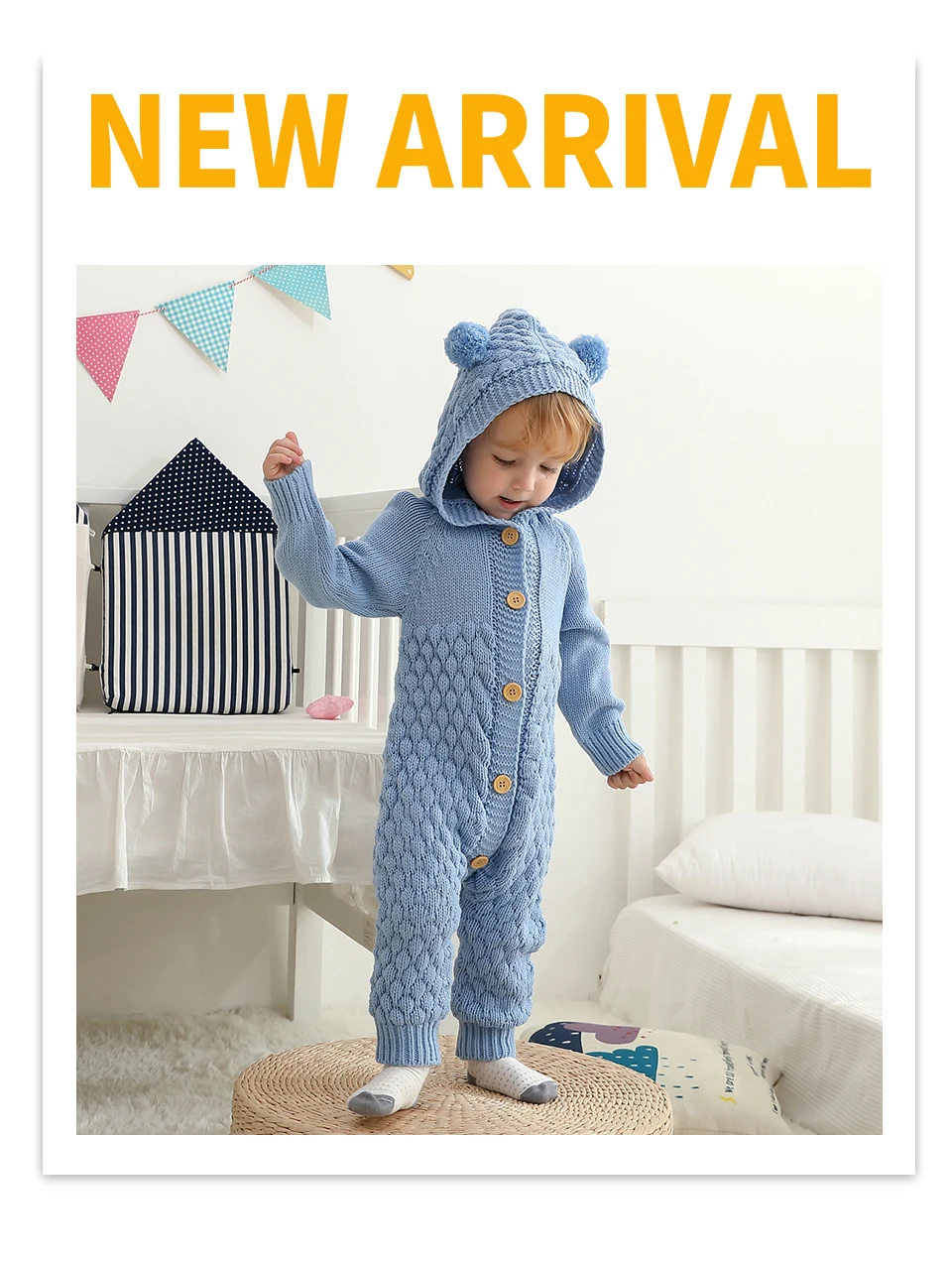 Pelele de invierno para bebé con capucha y diseño liso