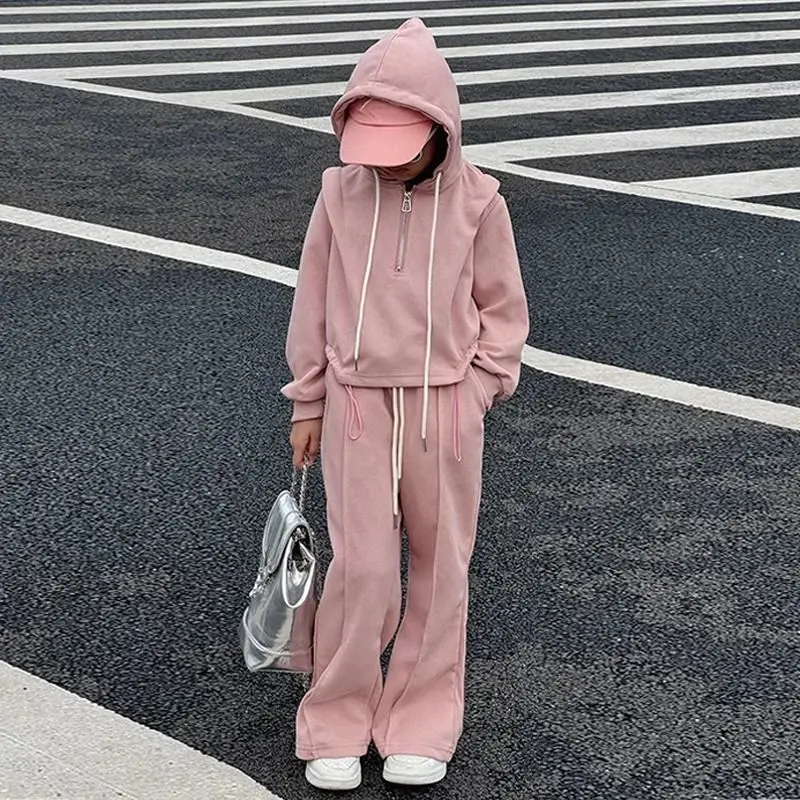 Conjunto de invierno tipo deportivo con pantalón