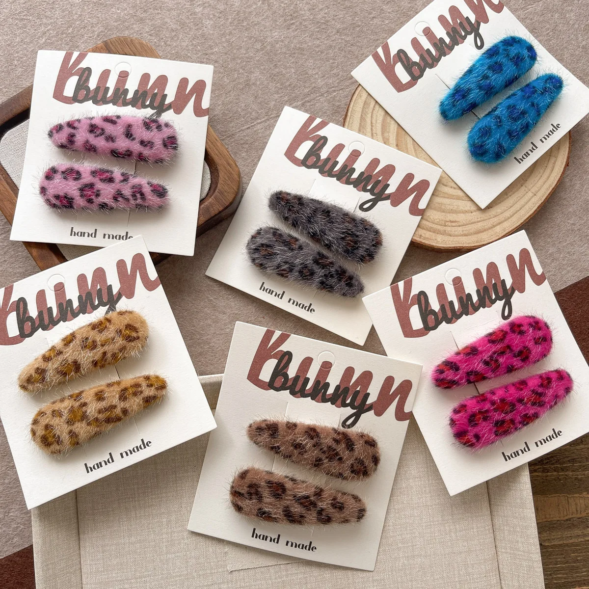 Pinzas para el pelo de niña leopardo en felpa estampada - imagen 3