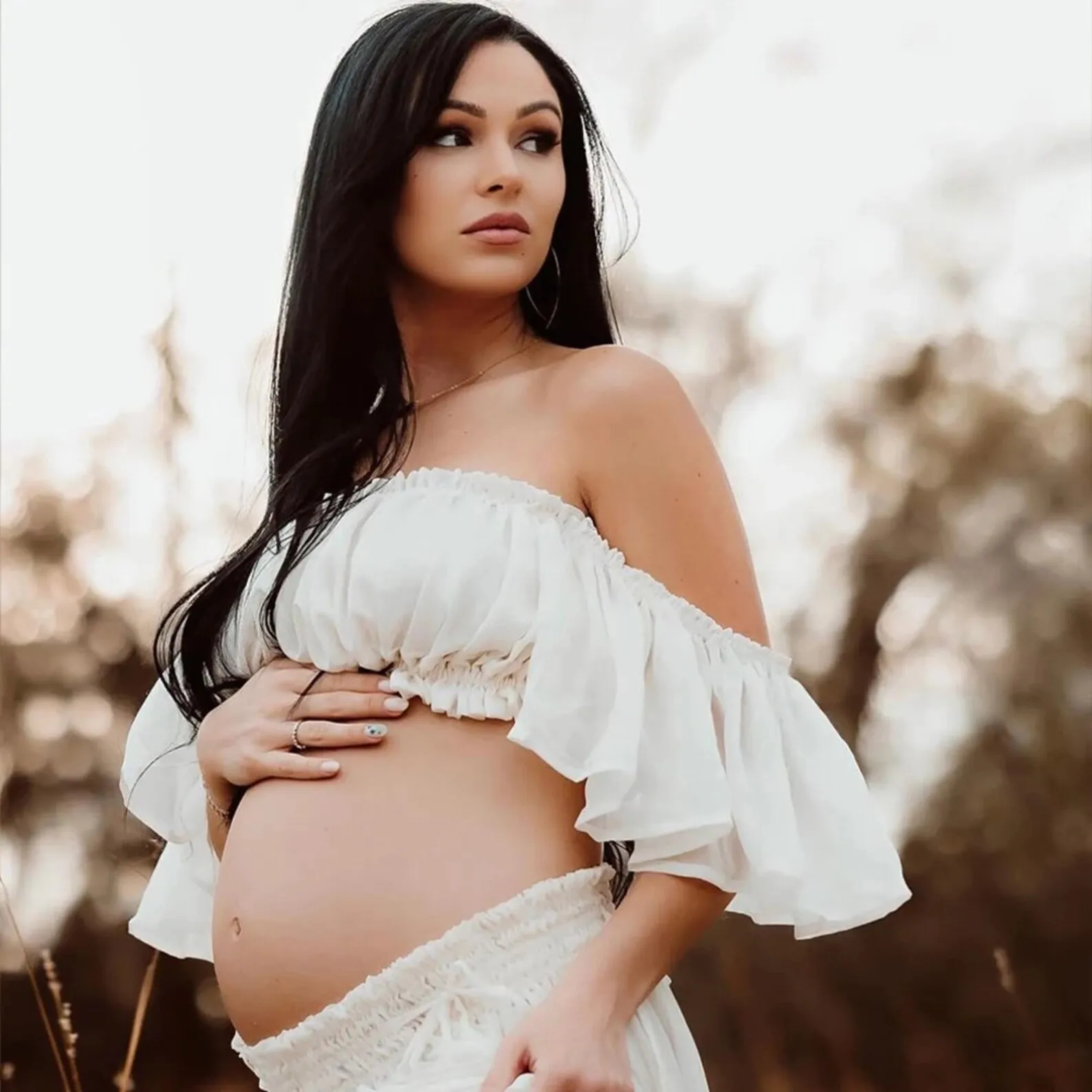 Vista trasera del vestido de maternidad