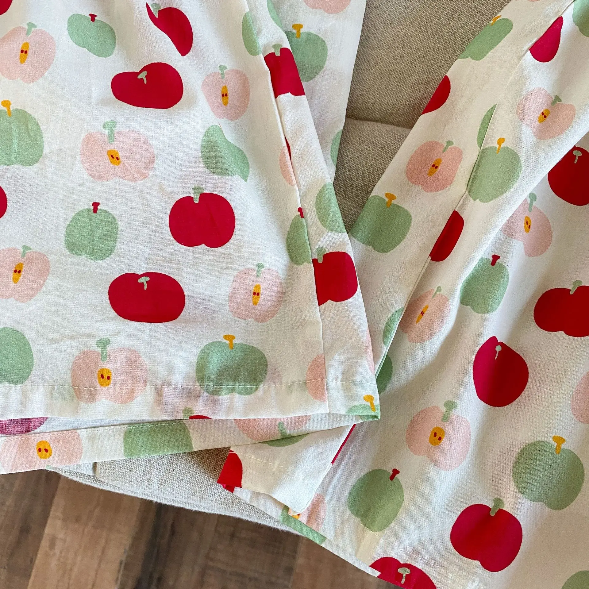Camisa de verano para niño en tonos neutros