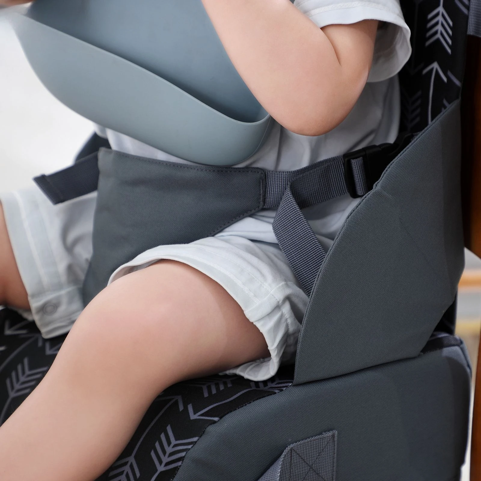 Asiento elevador portátil plegable para bebés y niños pequeños - imagen 3