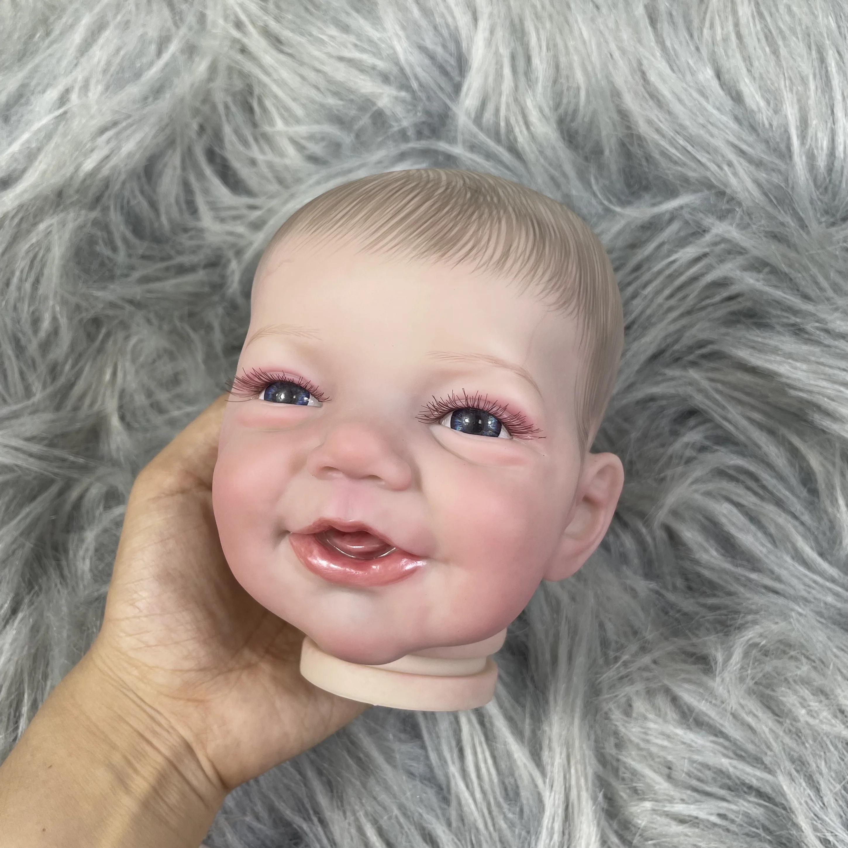MRB Muñeca Reborn Charlie en vinilo con cuerpo de tela - imagen 3