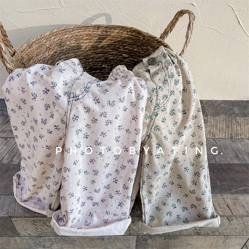 Combinación de los pantalones con jersey de punto
