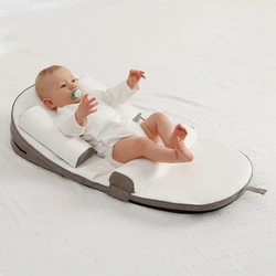 Almohada antiescupir para bebé recién nacido con pendiente ajustable