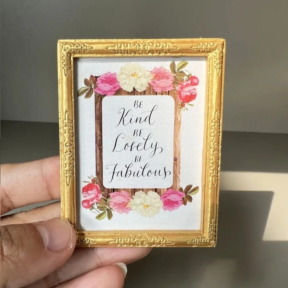 Decoración para casa de muñecas miniatura con mural pintado - imagen 2