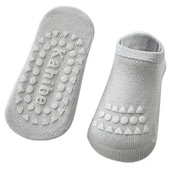 Rodilleras antideslizantes para bebé con calcetines de gateo