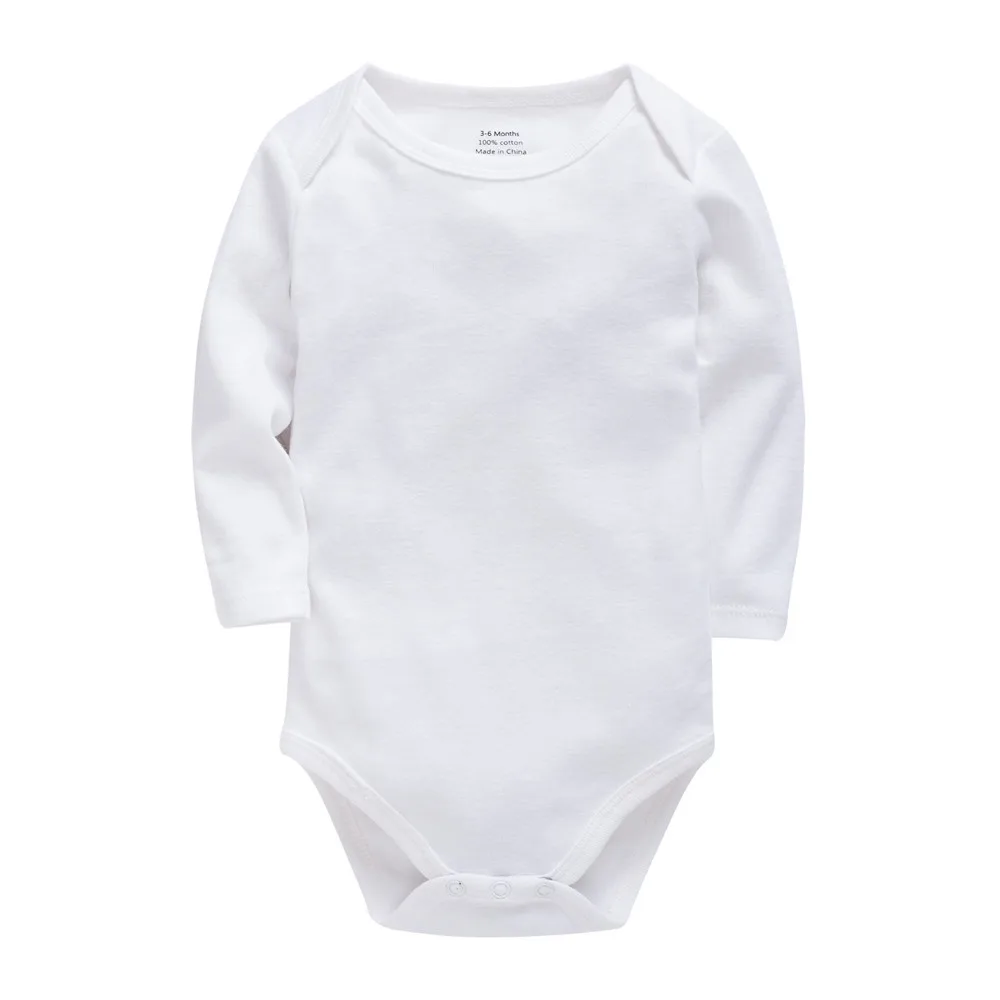 Bebé recién nacido con ropa de algodón Kavkas