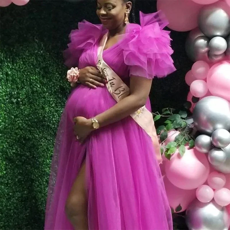 Detalle de encaje en vestido de maternidad