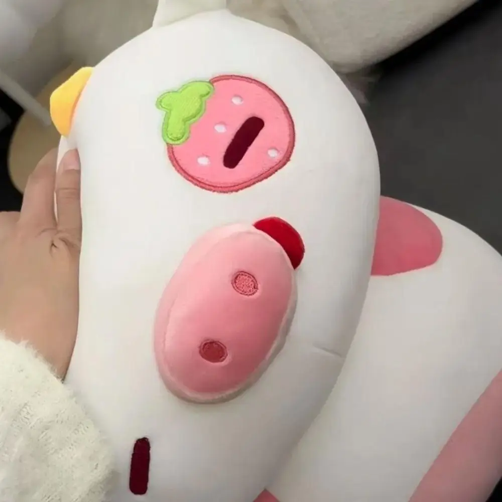 Peluche suave de cerdo y vaca con fresa rosa para niñas - imagen 2