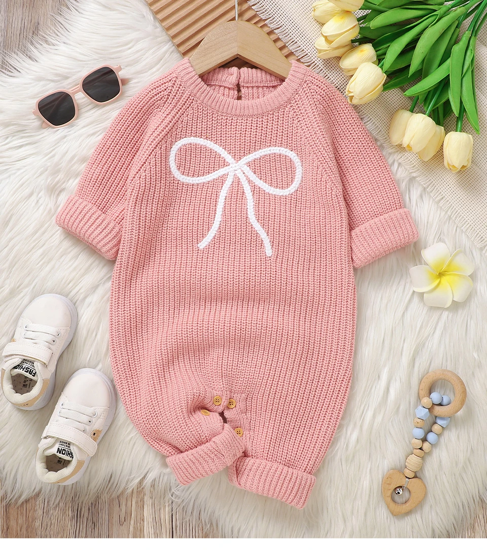 Pelele rosa frontal con lazo