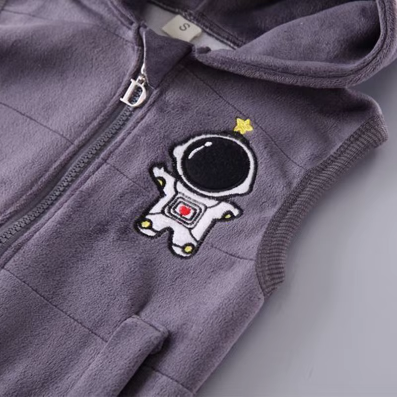 Conjunto forro polar bebé: chaleco con capucha y pantalón cálido