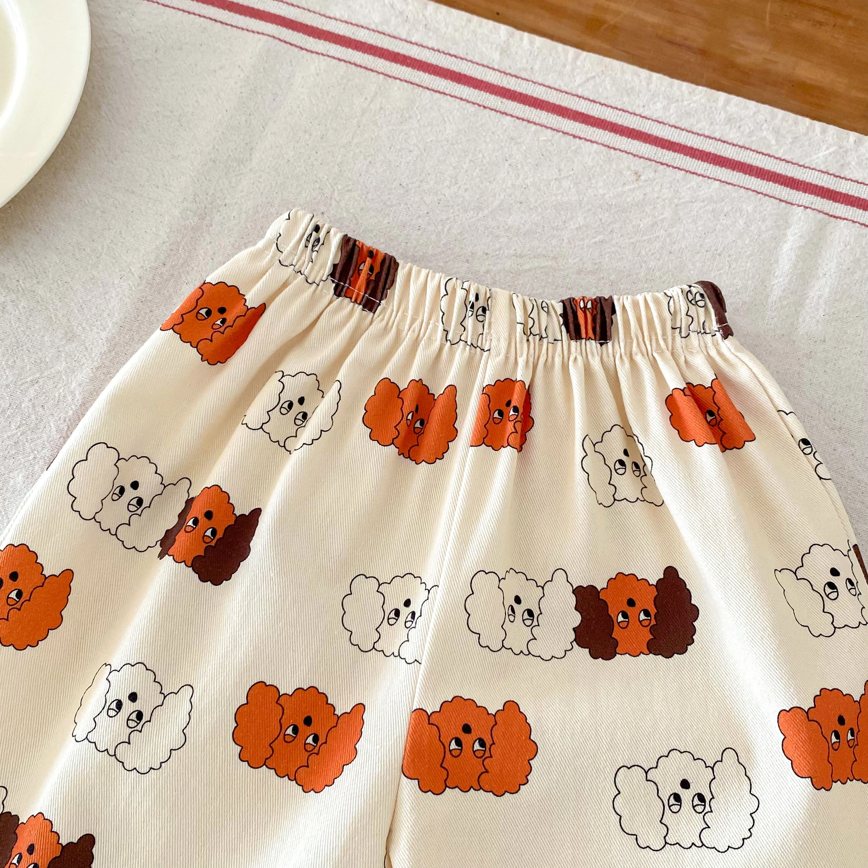 Detalle del estampado y caída
