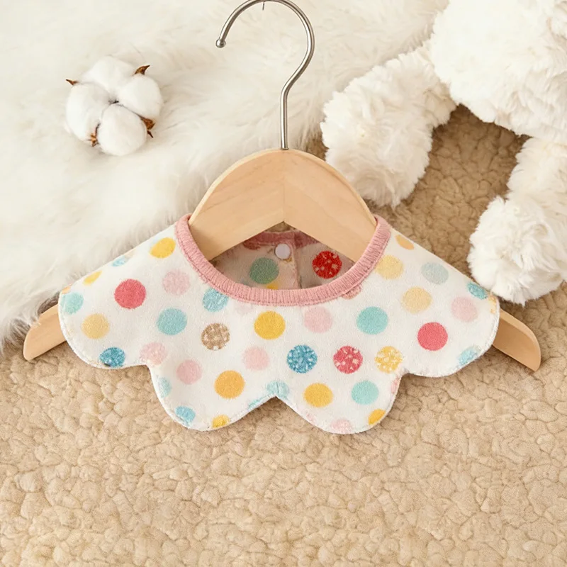 Babero floral con puntos de estrella en algodón absorbente 360º