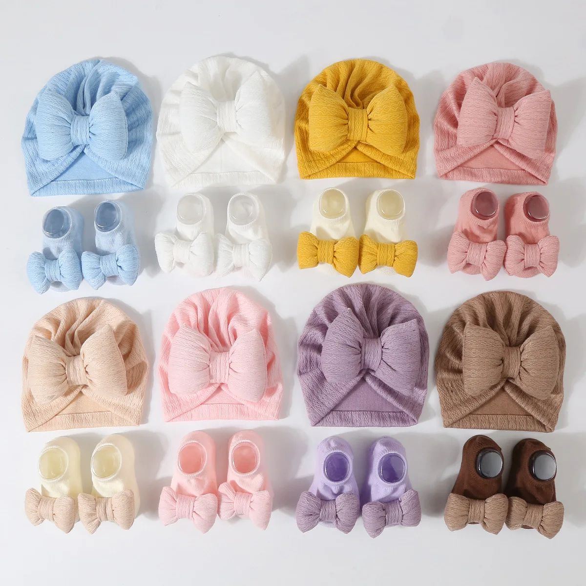 Gorro y calcetines en primer plano