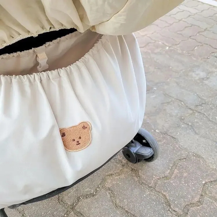 Bolsa de pañales desplegada en cochecito