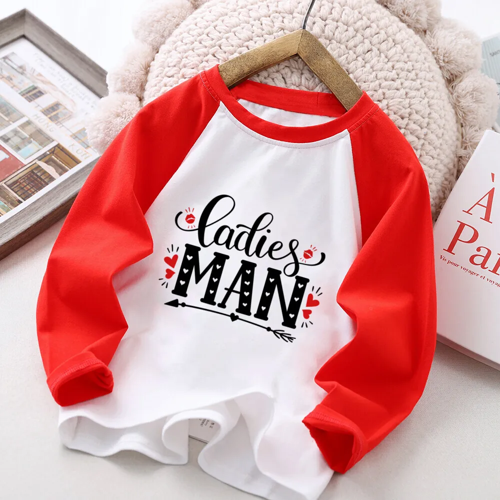 Vista frontal de la camiseta infantil